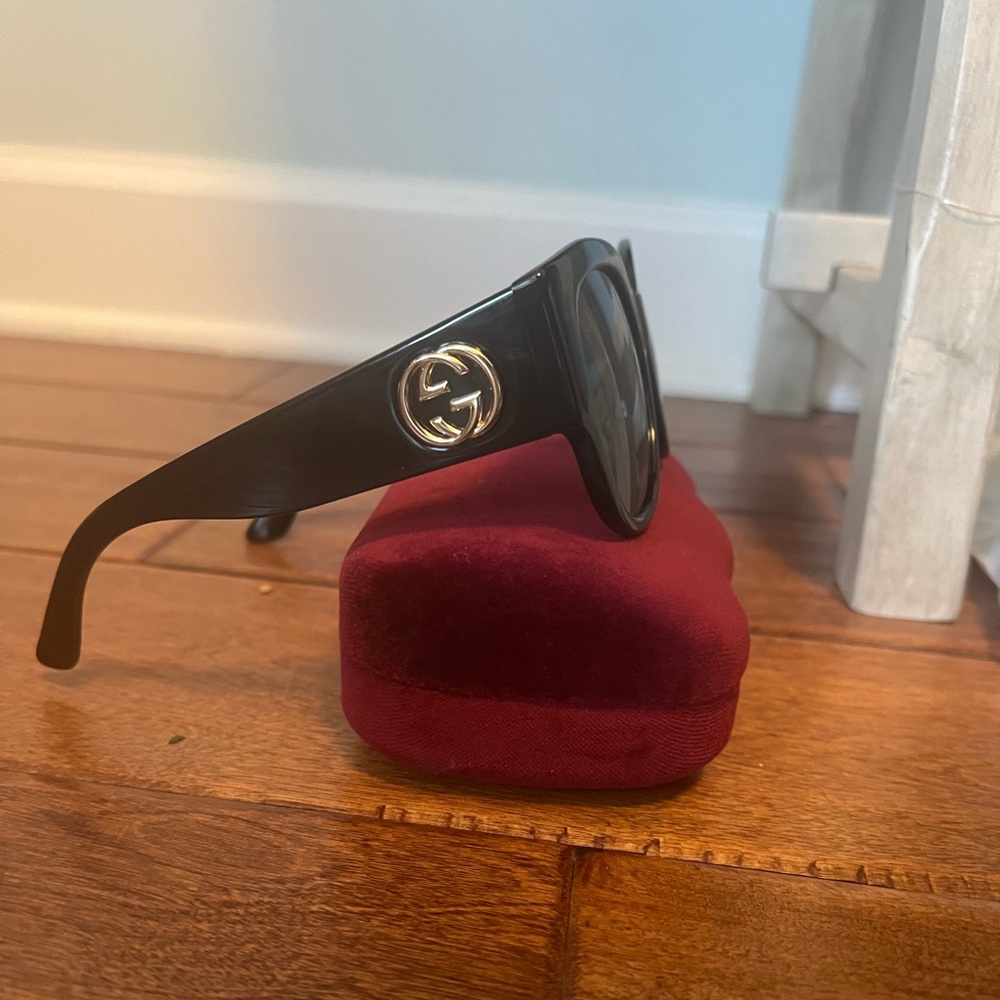 Gucci GG0142SA sunglasses